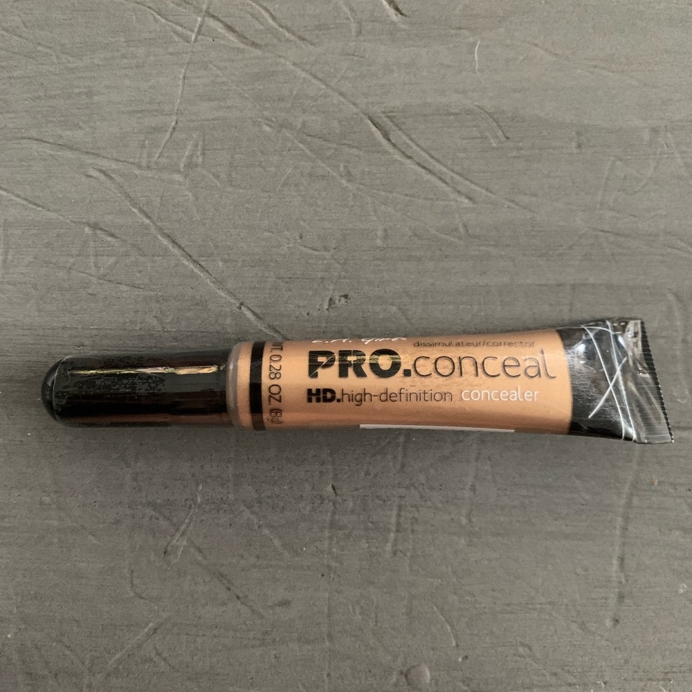 L.A girl.  Pro.conceal Champagne Highlight